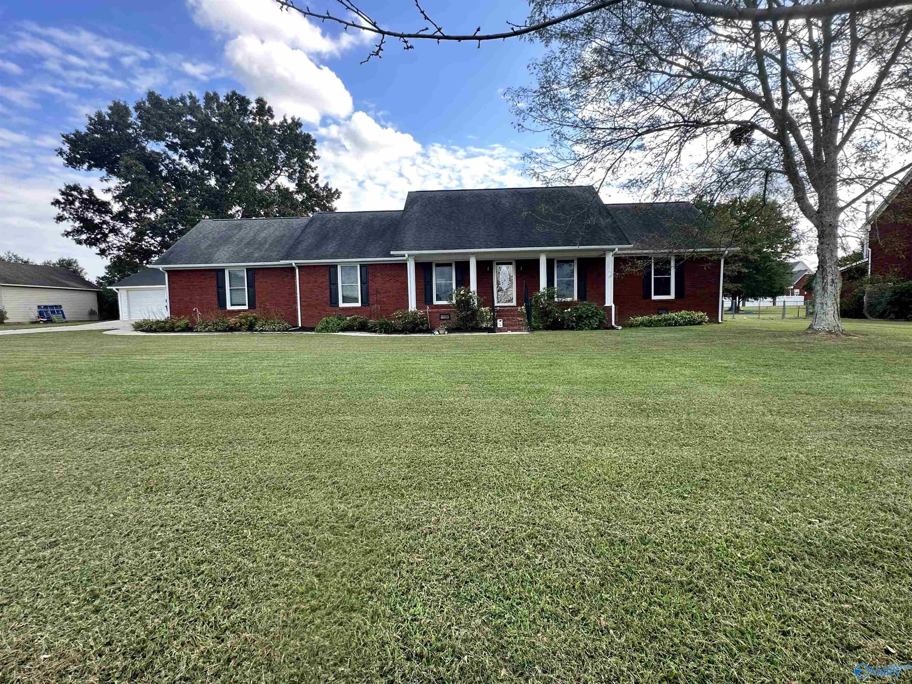 Property: 27540 Thach Road,Athens, AL
