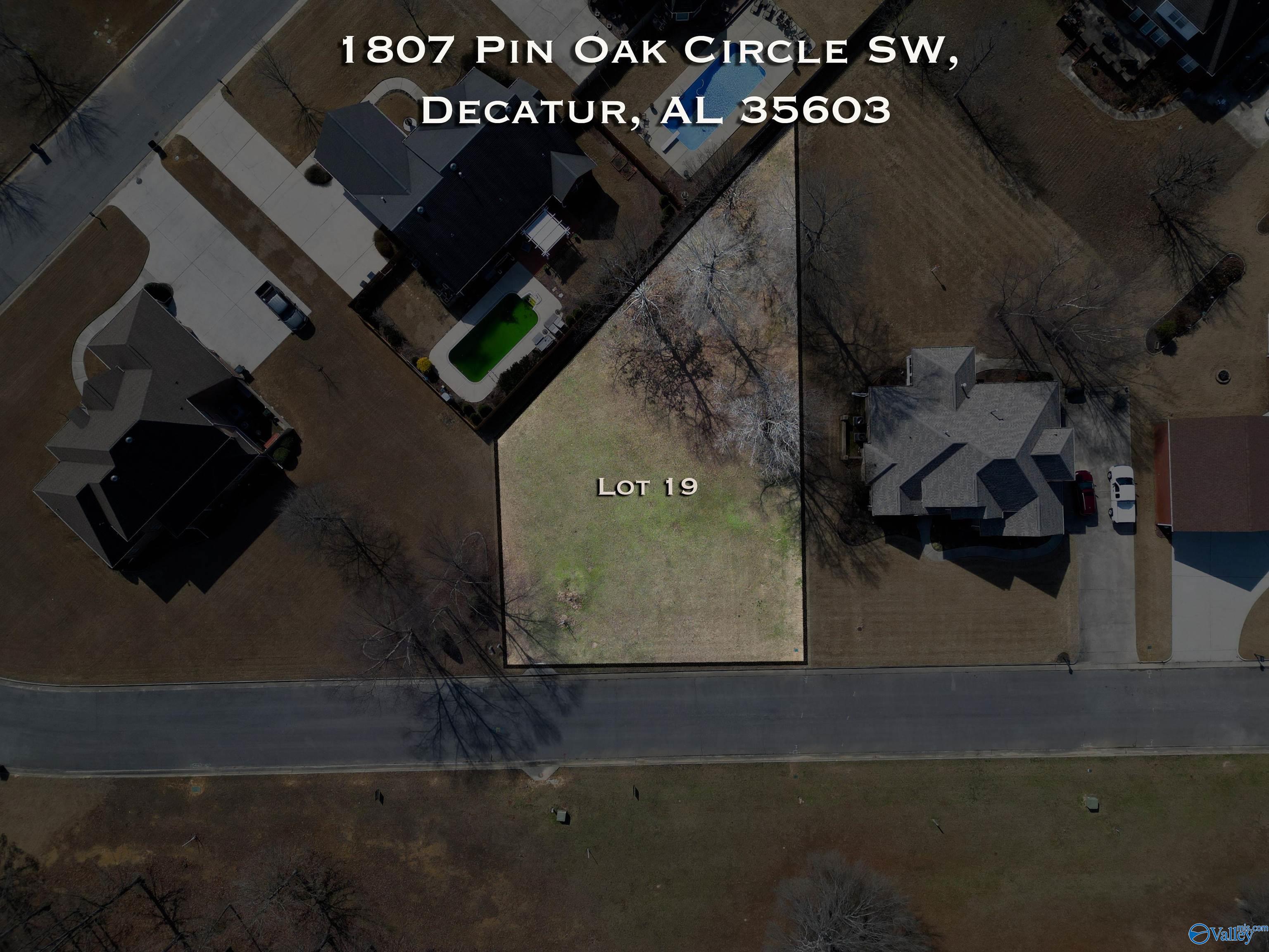 Property: 1807 Pin Oak Circle Sw,Decatur, AL