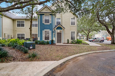Jacksonville, FL home for sale located at 13700 Richmond Park Dr UNIT 104, Jacksonville, FL 32224