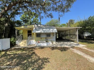 Interlachen, FL home for sale located at 119 Sioux Ave, Interlachen, FL 32148