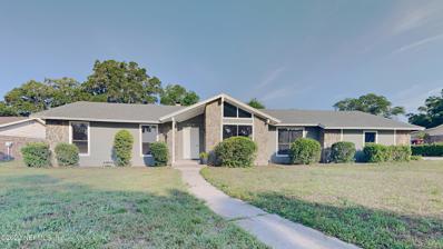 Orange Park, FL home for sale located at 318 Devonshire Ln, Orange Park, FL 32073