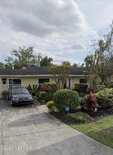 Jacksonville, FL home for sale located at 7929 Caxton Cir W, Jacksonville, FL 32208