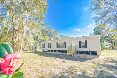 Interlachen, FL home for sale located at 133 Oak Cir, Interlachen, FL 32148