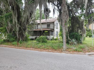 Crescent City, FL home for sale located at 19 N Main St, Crescent City, FL 32112