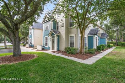 Jacksonville, FL home for sale located at 13703 Richmond Park Dr N UNIT 1402, Jacksonville, FL 32224