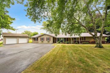 413 E Pickwick, Syracuse, IN 46567 - #: 202330611