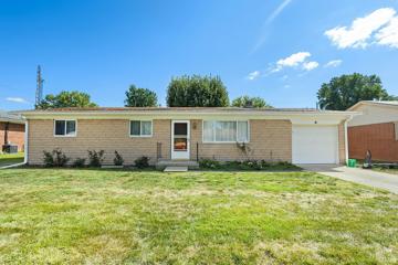 17 W Orchard, Rossville, IN 46065 - #: 202331675