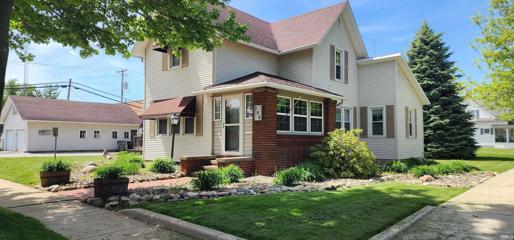 104 E Henry, Syracuse, IN 46567 - #: 202416166