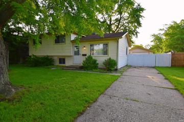 1722 Crestwood, South Bend, IN 46635 - #: 202417526