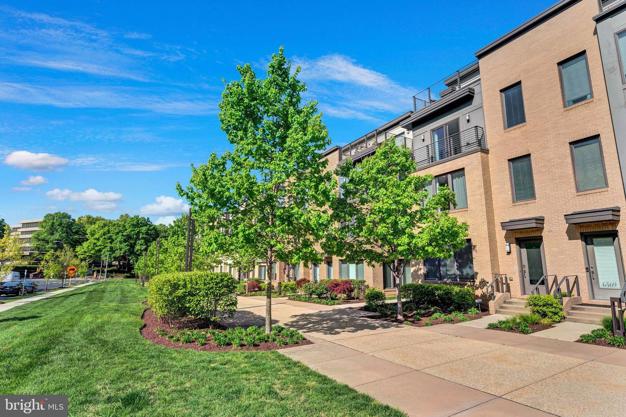 6571 Rock Spring Dr, Bethesda, MD 20817, MLS# MDMC2088000