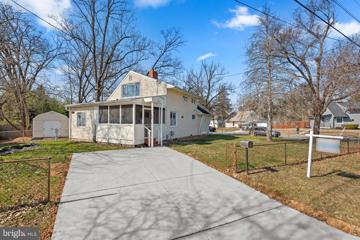 204 Cedar Lane, Rockville, MD 20851 - #: MDMC2143208