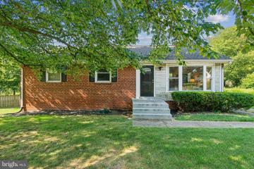 1005 Shady Glen Drive, Capitol Heights, MD 20743 - MLS#: MDPG2125288