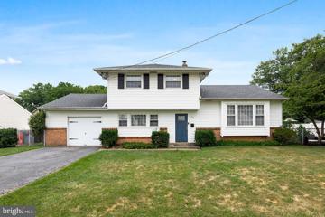 19 Lincoln Ave, West Collingswood Heights, NJ 08059 - #: NJCD2073174