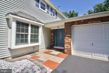 3 Pioneer Drive, Howell, NJ 07731 - #: NJMM2002986