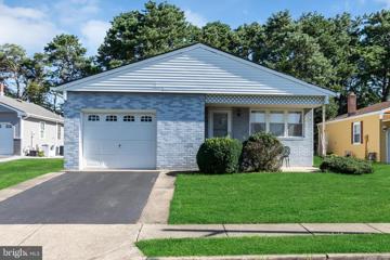 7 Brisbane Court, Toms River, NJ 08757 - #: NJOC2027944