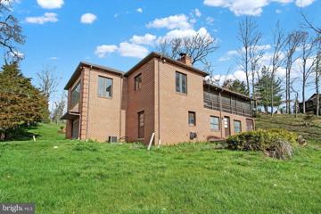 125 N Hickory Lane, New Oxford, PA 17350 - #: PAAD2012628