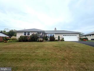 325 Penn Street, Topton, PA 19562 - #: PABK2048780