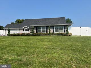 39 Shellflower Road, Levittown, PA 19056 - #: PABU2077518