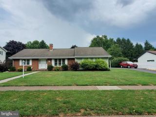 1092 Hillview Lane, Hershey, PA 17033 - #: PADA2037270