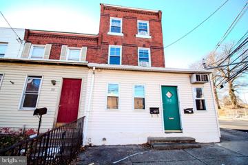 82 N Sycamore Avenue, Clifton Heights, PA 19018 - MLS#: PADE2061172