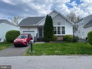 5 Colonial Court, Marcus Hook, PA 19061 - #: PADE2065270