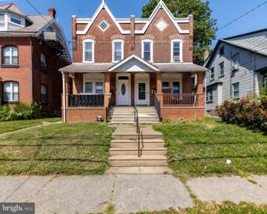 35 E Broadway Avenue, Clifton Heights, PA 19018 - #: PADE2074838