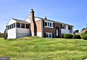 221 Bernard Drive, King Of Prussia, PA 19406 - #: PAMC2114296