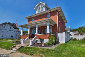 376 Mauch Chunk Street, Nazareth, PA 18064 - MLS#: PANH2006382