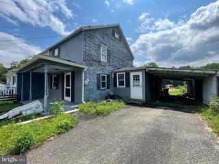 30 School Row, Pottsville, PA 17901 - #: PASK2016818