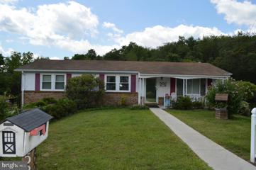 52 Waterfront Drive, Hanover, PA 17331 - #: PAYK2067068