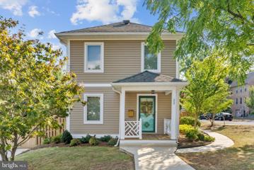 22 W Wyatt Avenue W, Alexandria, VA 22301 - #: VAAX2036394