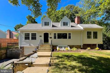 3304 Annandale Road, Falls Church, VA 22042 - #: VAFX2185310