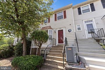 4112 Weeping Willow Court Unit 131B, Chantilly, VA 20151 - #: VAFX2198366