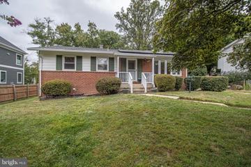 8214 Bucknell Drive, Vienna, VA 22180 - #: VAFX2199094