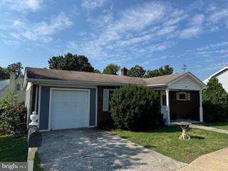 27 Fairview Avenue, Front Royal, VA 22630 - MLS#: VAWR2008810