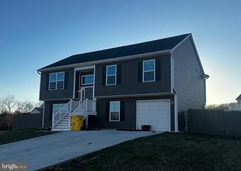 126 Sill Drive, Hedgesville, WV 25427 - #: WVBE2027666