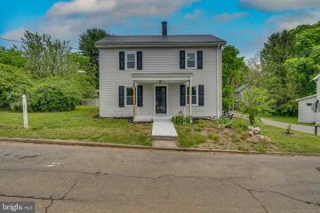 807 S George Street, Charles Town, WV 25414 - MLS#: WVJF2013728