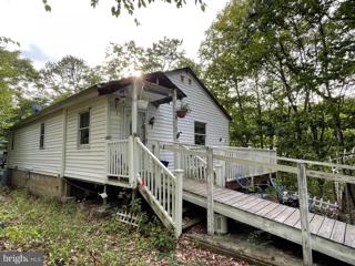 1049 Johnny Cake Road, Great Cacapon, WV 25422 - #: WVMO2003496