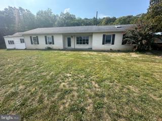 3180 Valley Road, Berkeley Springs, WV 25411 - MLS#: WVMO2005006