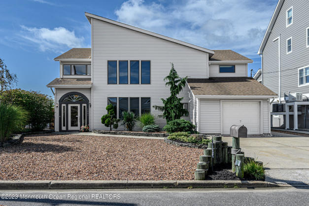 Boat Lifts in Toms River, NJ